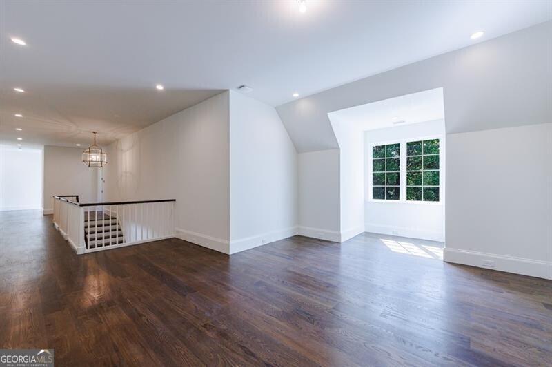 Tuxedo Park - Residential