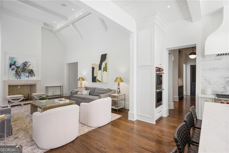 Tuxedo Park - Residential