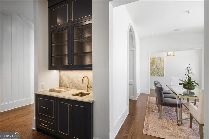 Tuxedo Park - Residential