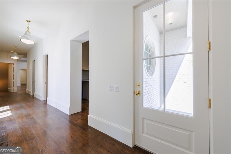 Tuxedo Park - Residential