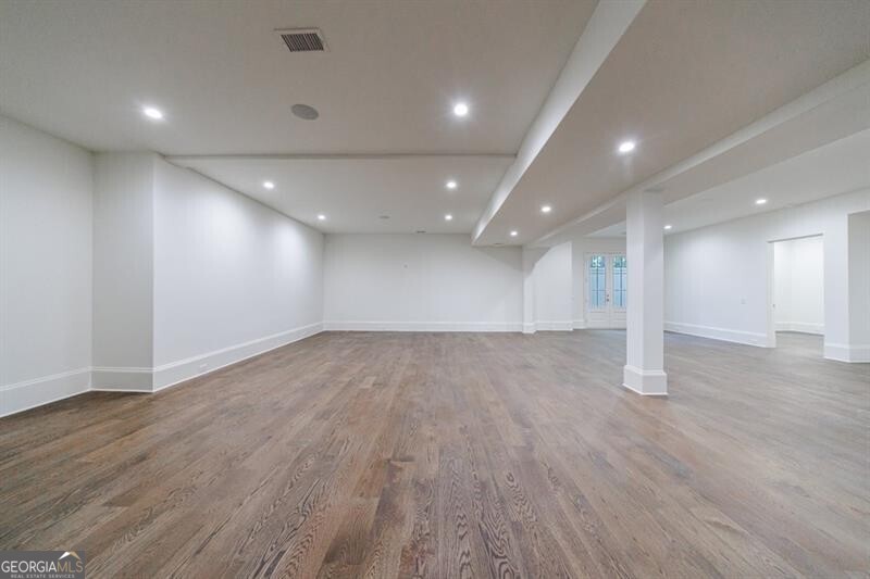 Tuxedo Park - Residential