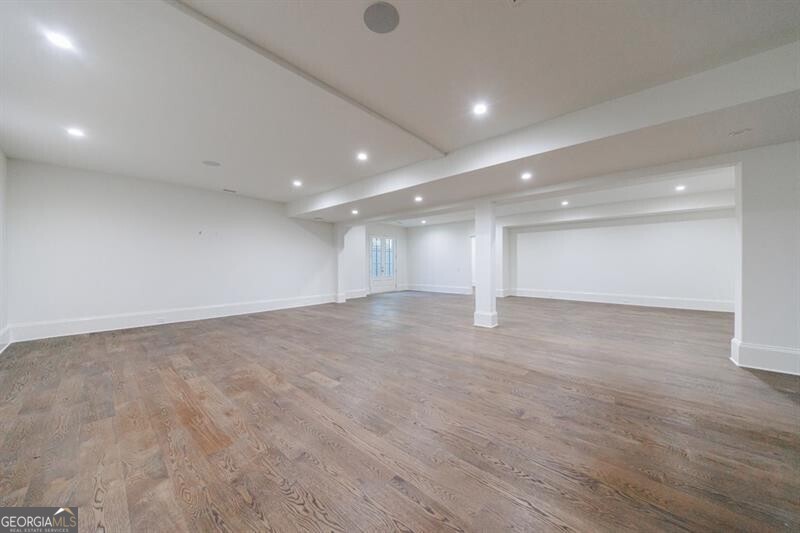 Tuxedo Park - Residential
