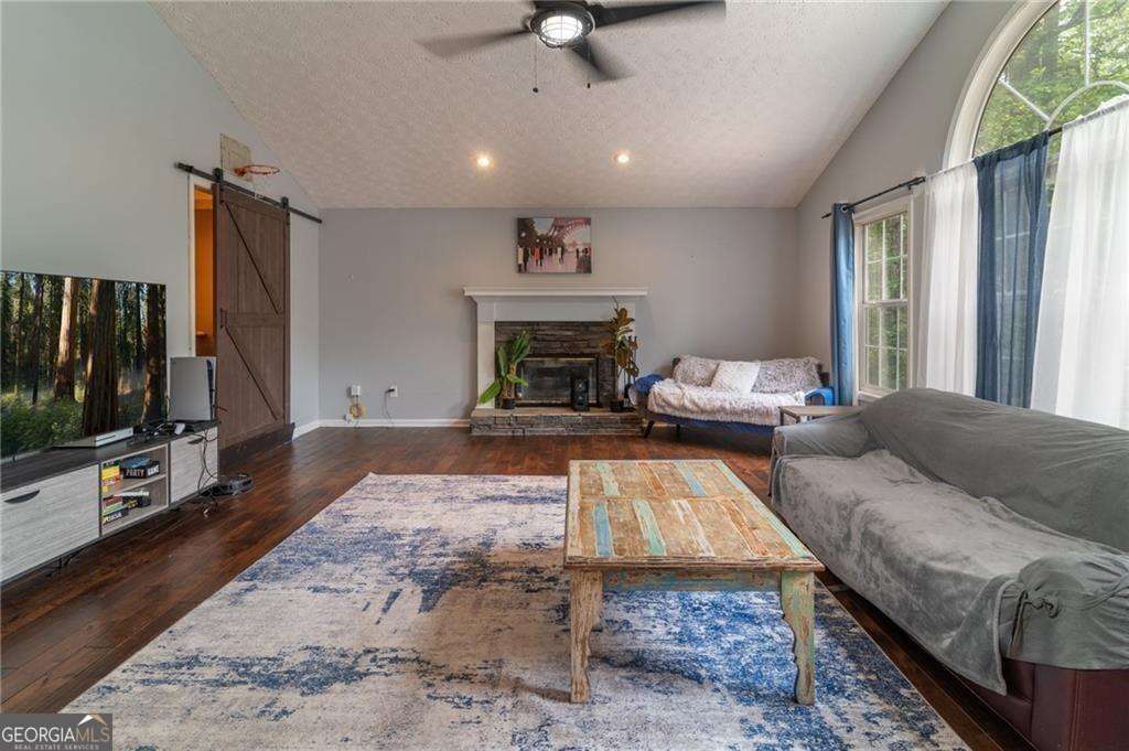 204 Queensbury CT