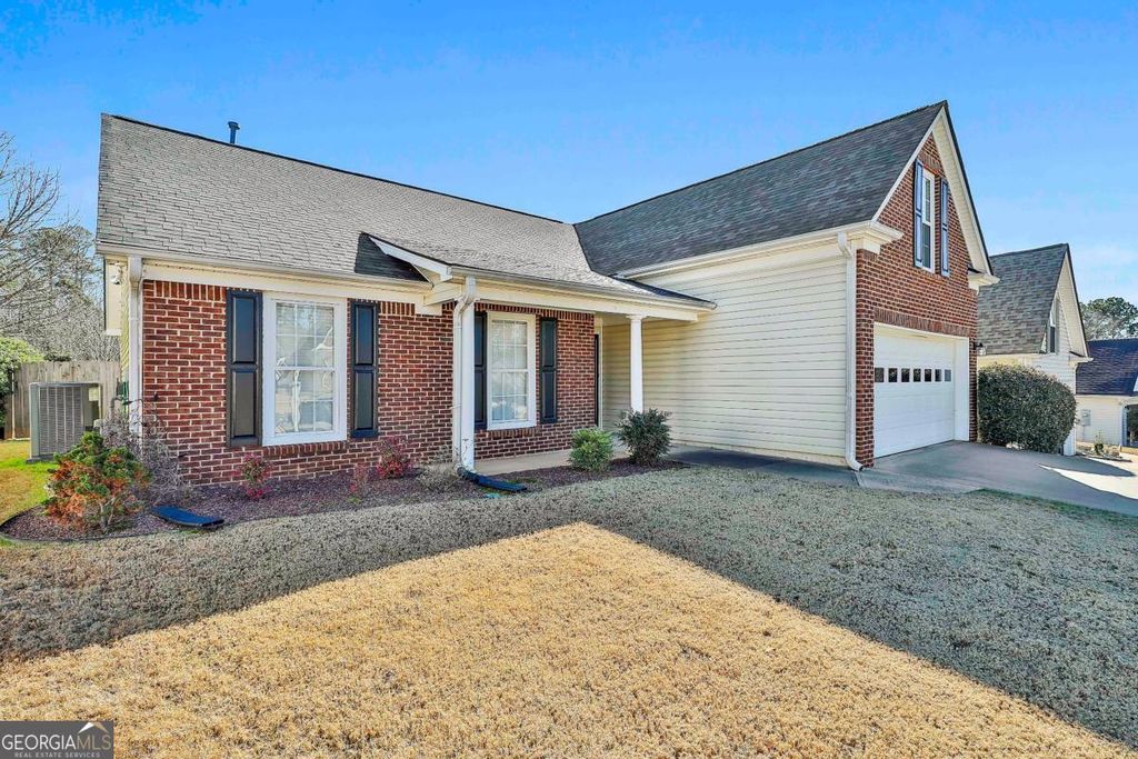 Photo of 46 Crimson Way, Newnan, GA 30265 (MLS # 10673200)