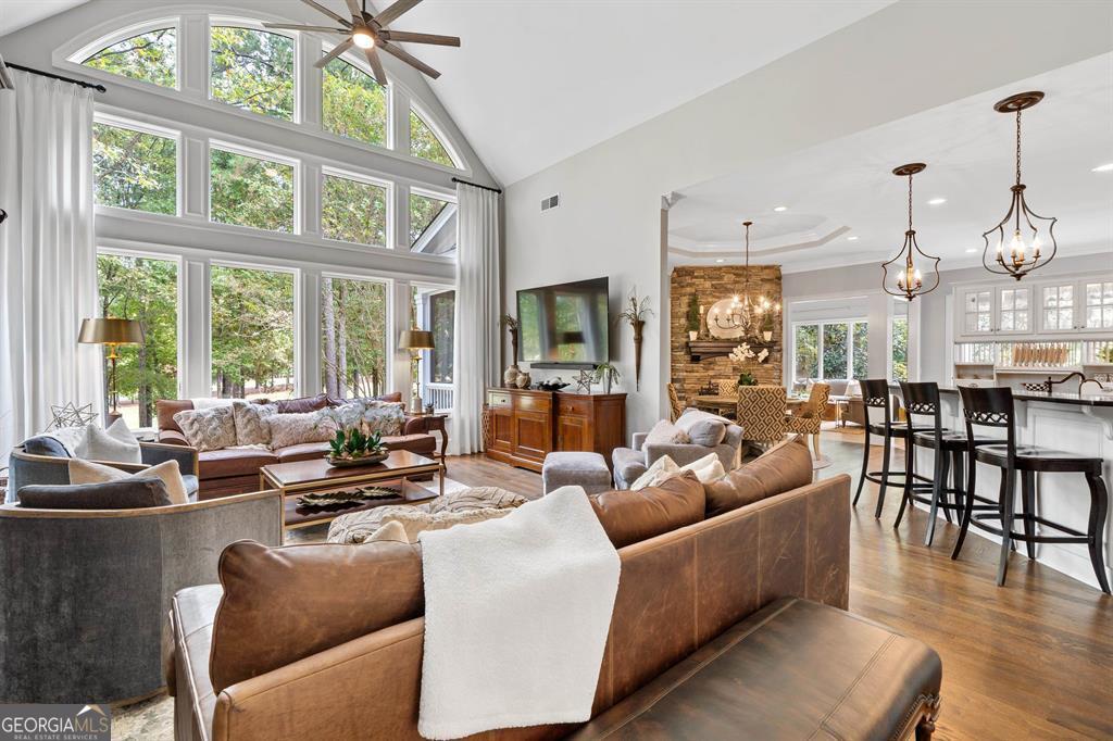 1011 Cartwright LN