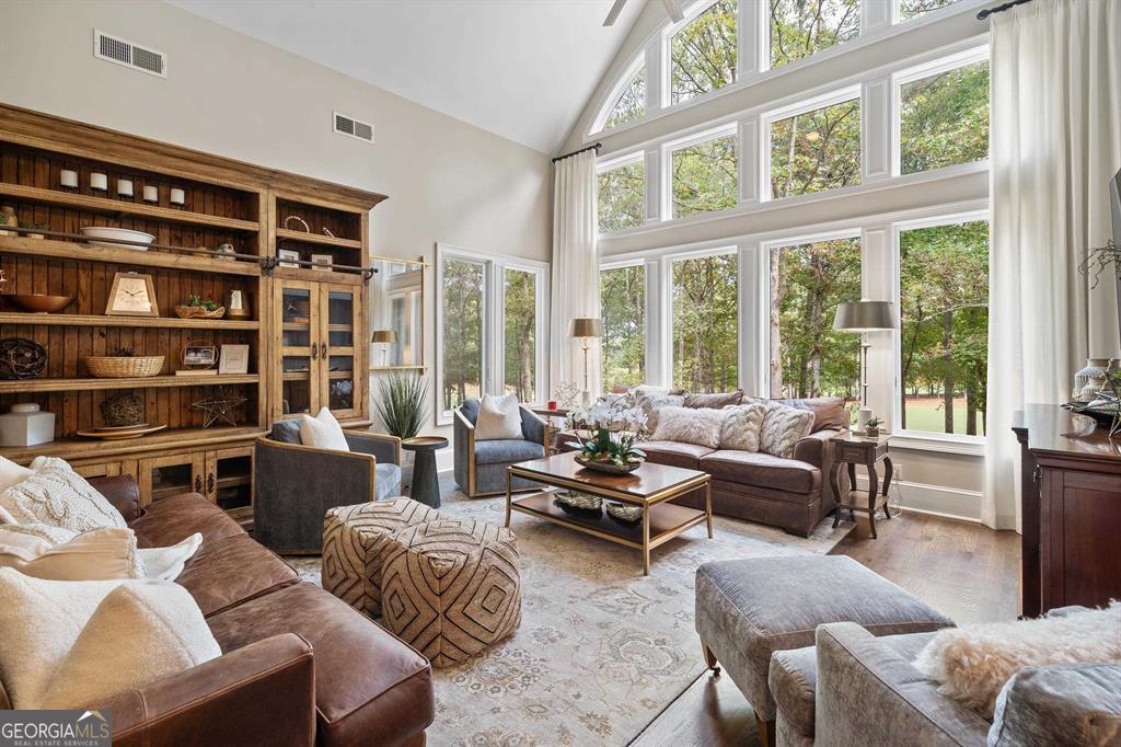 1011 Cartwright LN