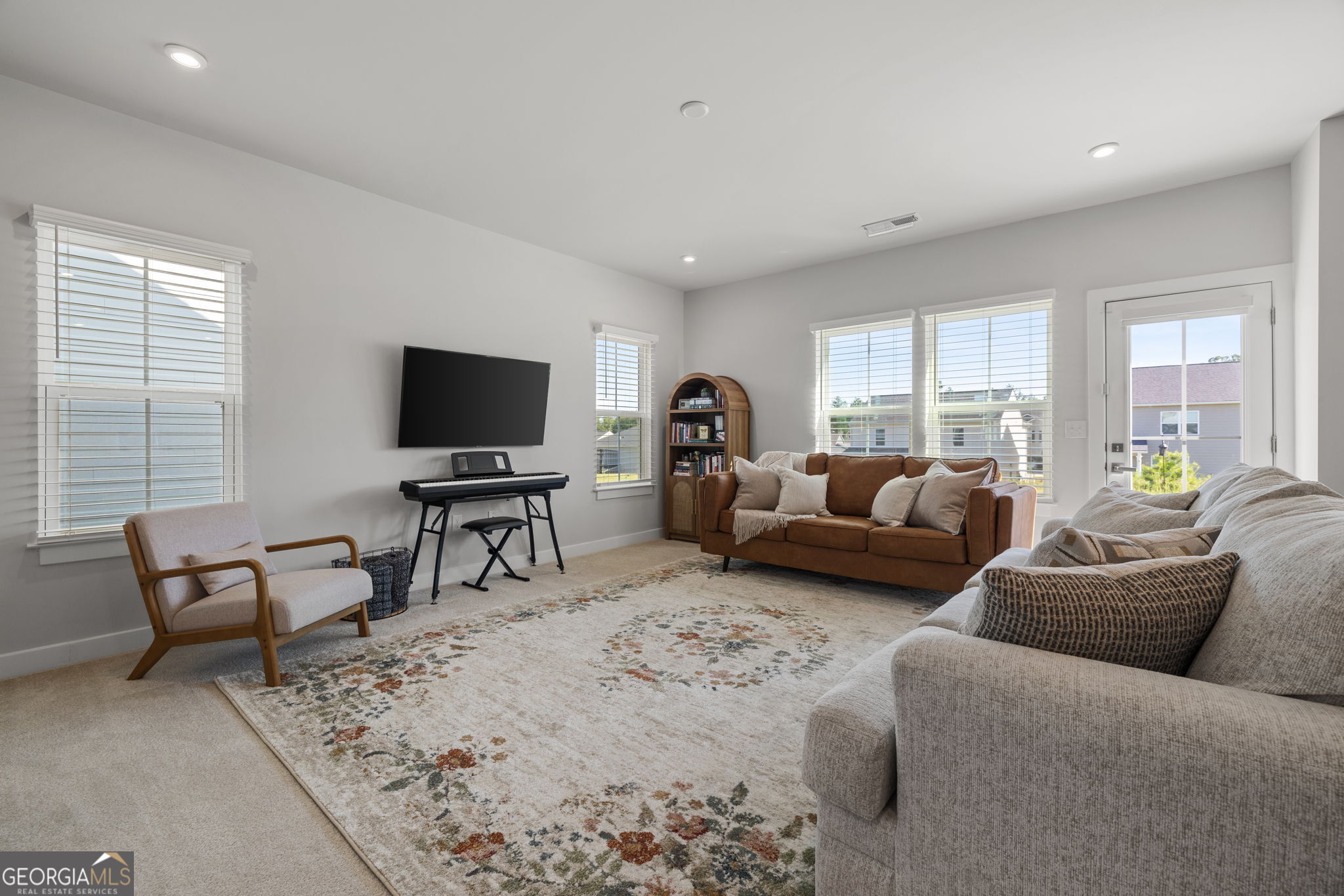 587 Gunter DR