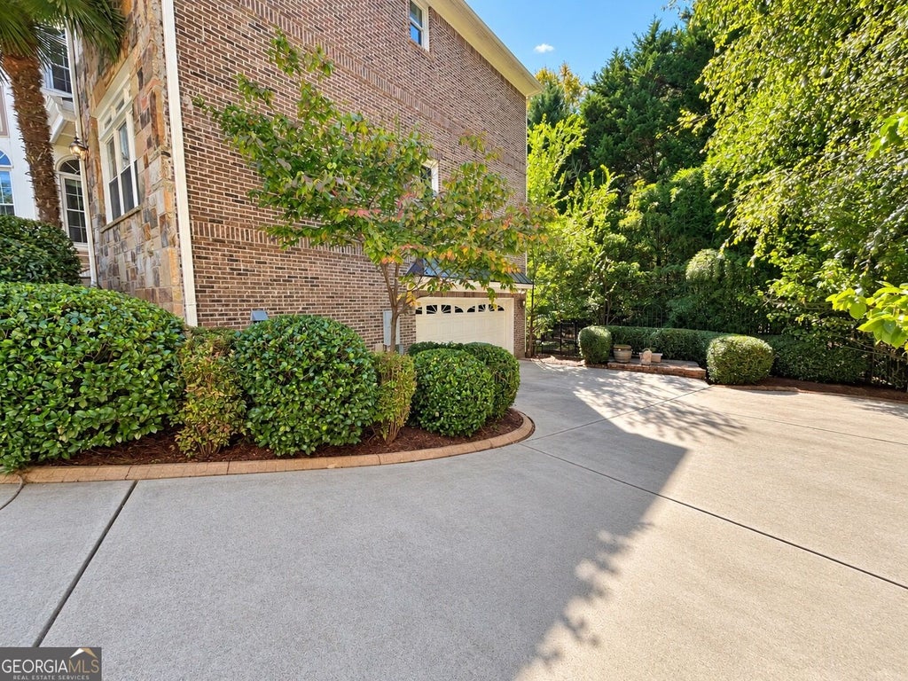 Photo of 125 Stone Pond Lane, Johns Creek, GA 30022 (MLS # 10872231)