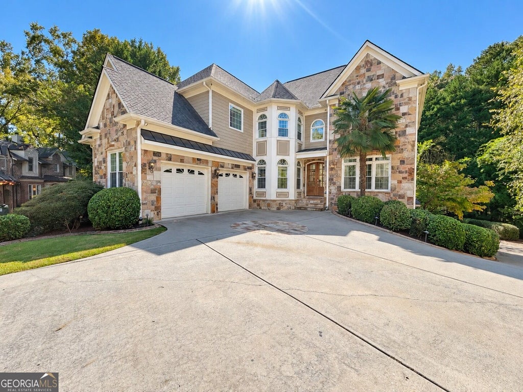 Photo of 125 Stone Pond Lane, Johns Creek, GA 30022 (MLS # 10872231)
