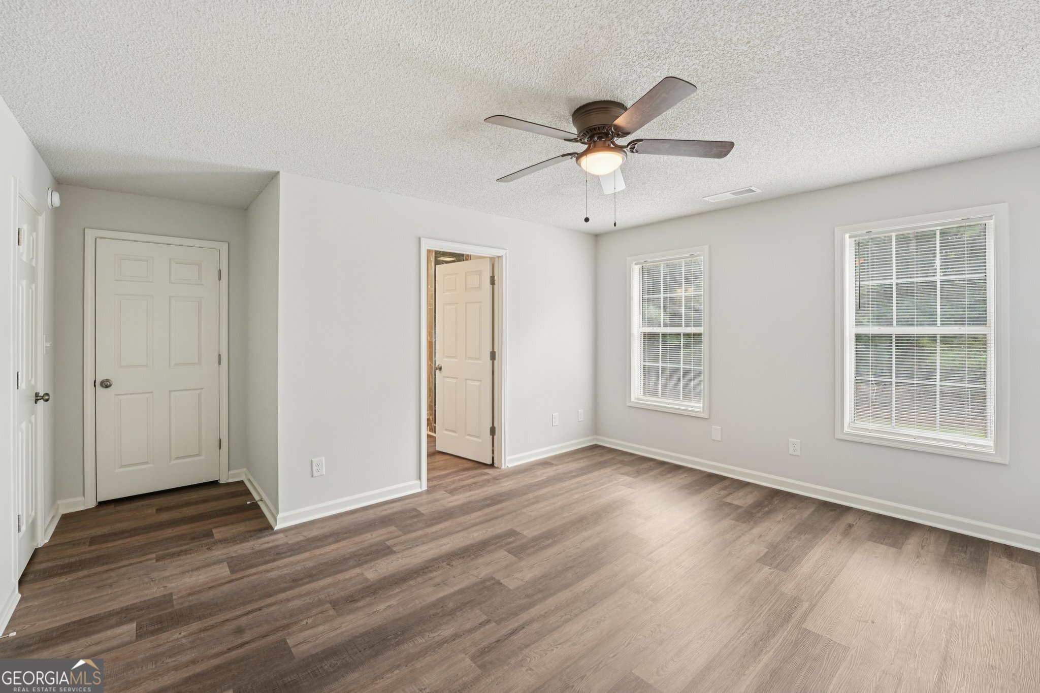 LYNNWOOD ESTATES - Residential