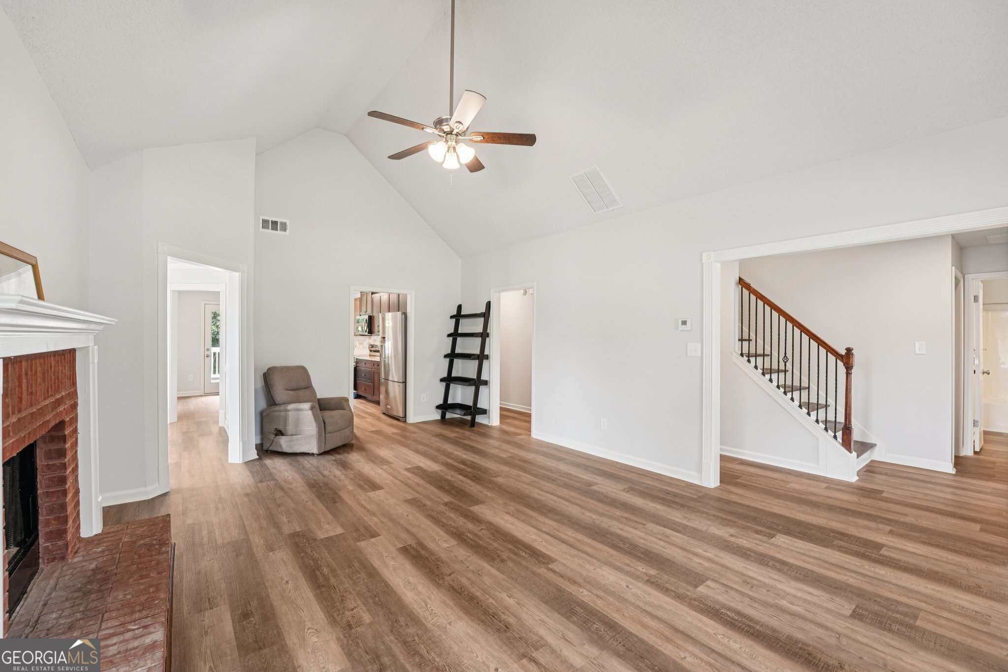LYNNWOOD ESTATES - Residential