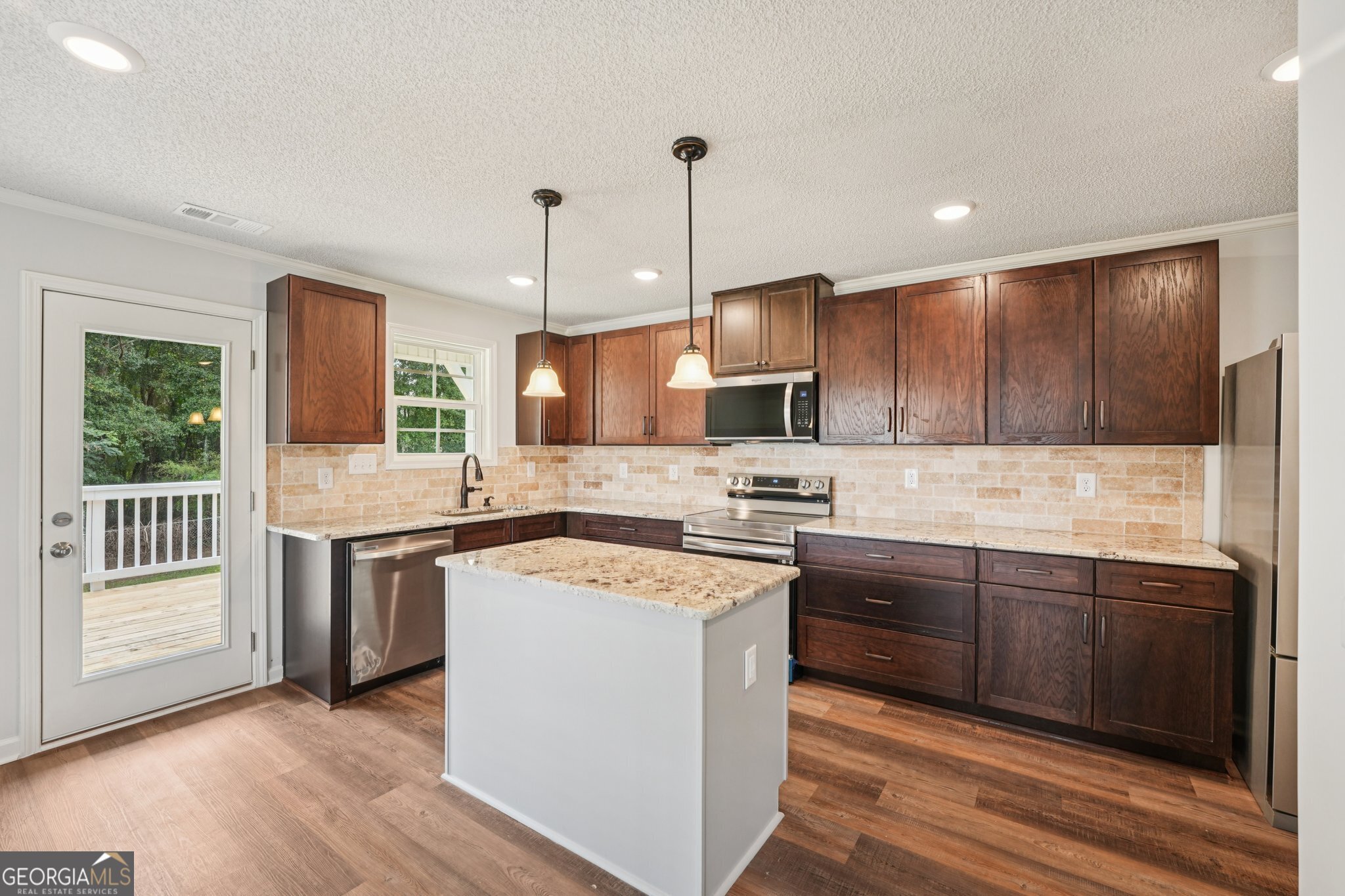 LYNNWOOD ESTATES - Residential