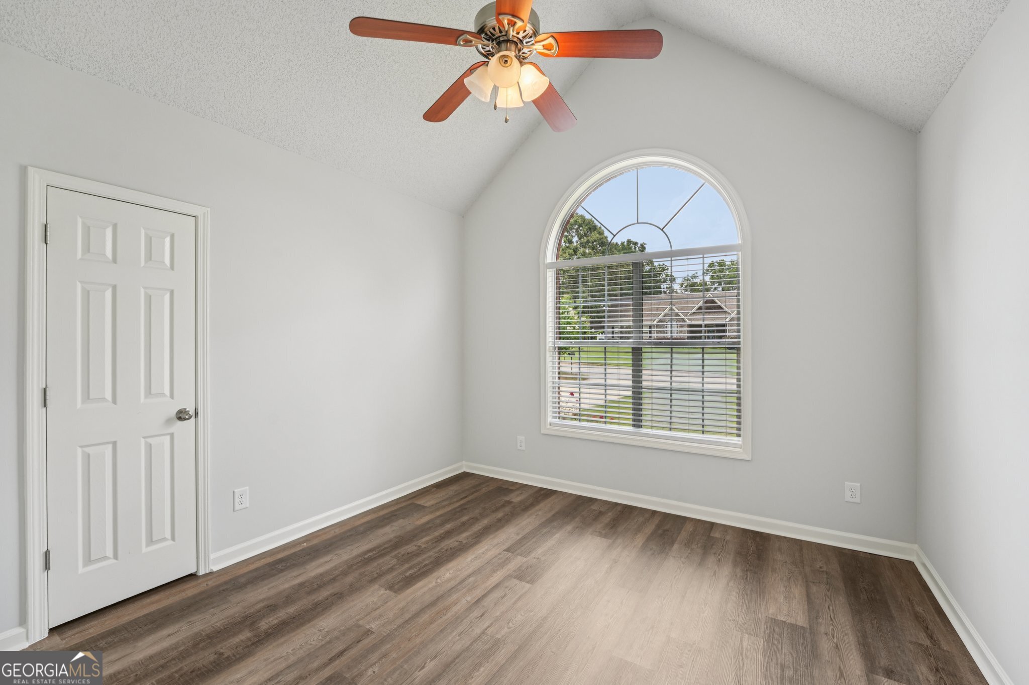LYNNWOOD ESTATES - Residential