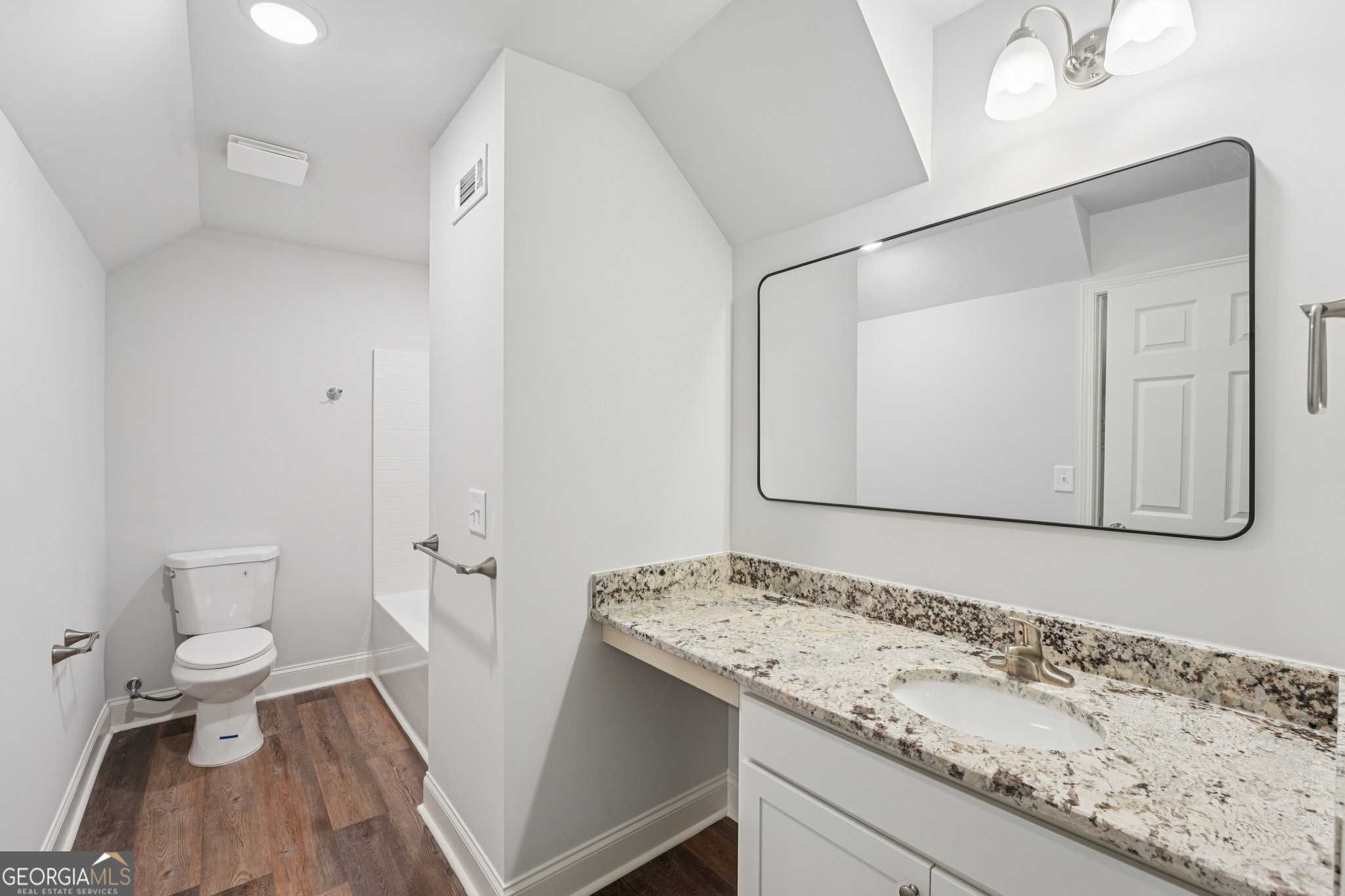 LYNNWOOD ESTATES - Residential