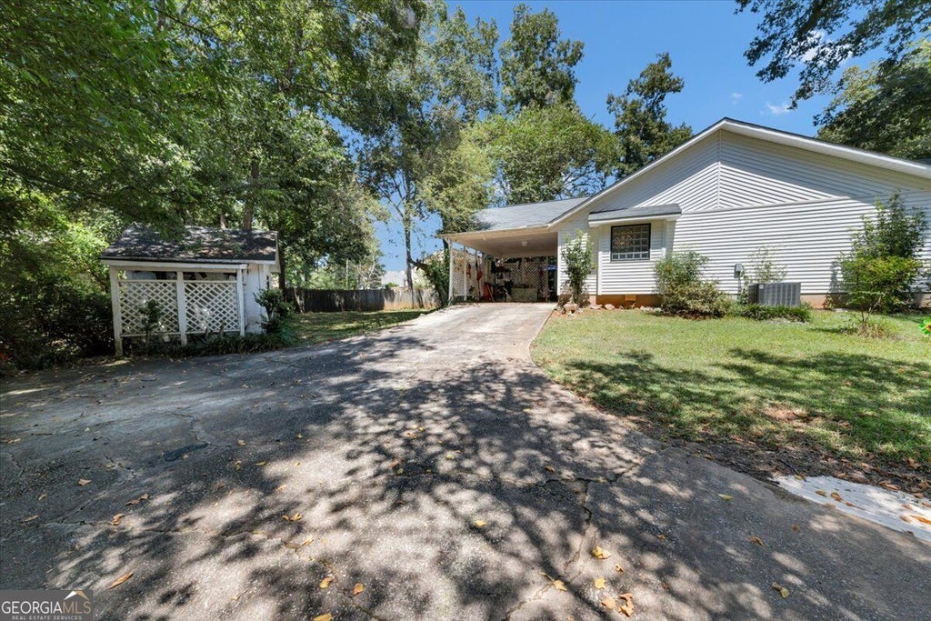 Photo of 226 N Wesleyan Circle, Macon, GA 31210 (MLS # 10835387)