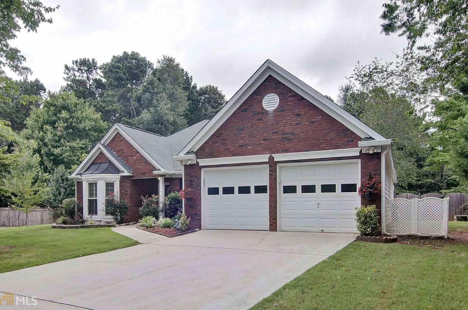 Ranch style home offers the convenience of one level living. Home features a separate dining rm, light & bright family rm w/ view to the eat-in kitchen w/ white cabinets & stone counters. Convenient laundry rm w/ storage. Wonderful split bedrm floorplan offers master w/ tray ceiling, ensuite bath w/ double vanities & separate tub/shower. 2 additional bedrms share a full bath. Plantation shutters throughout home. Patio overlooks the spacious backyard w/ mature landscaping. Home is situated on a quiet, cul-de-sac street in a community that offers swim/tennis/playground.