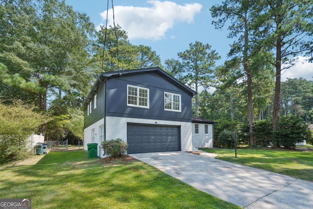 1681 Brantford DR