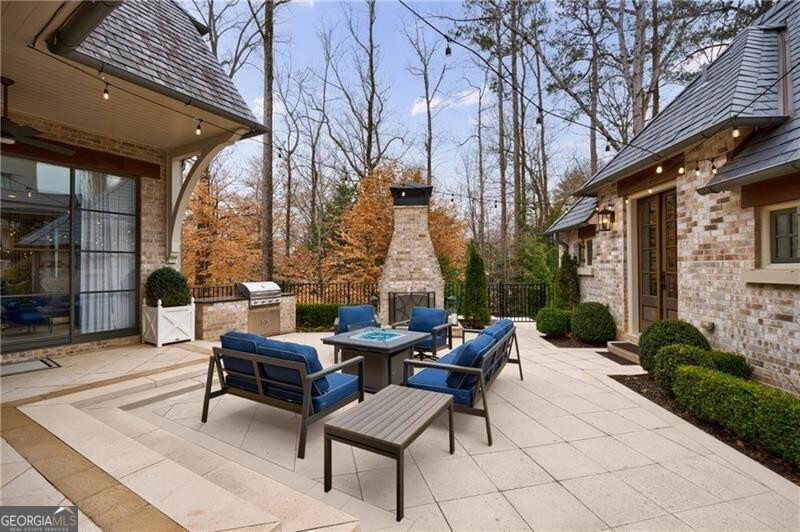 225 Dovecrest DR