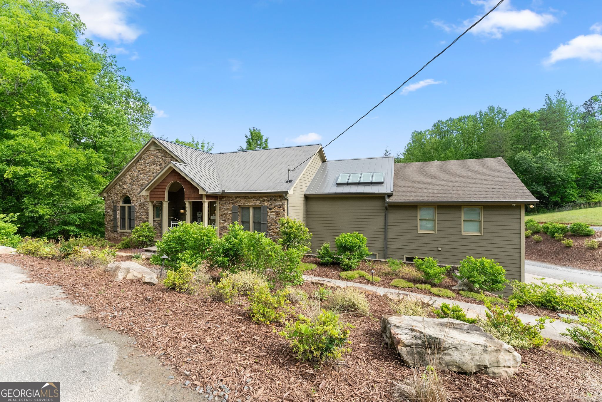 253 Happy Trails WAY