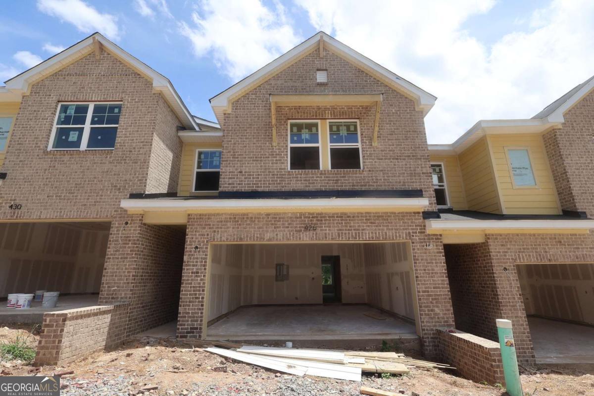 426 Laurelwood LN