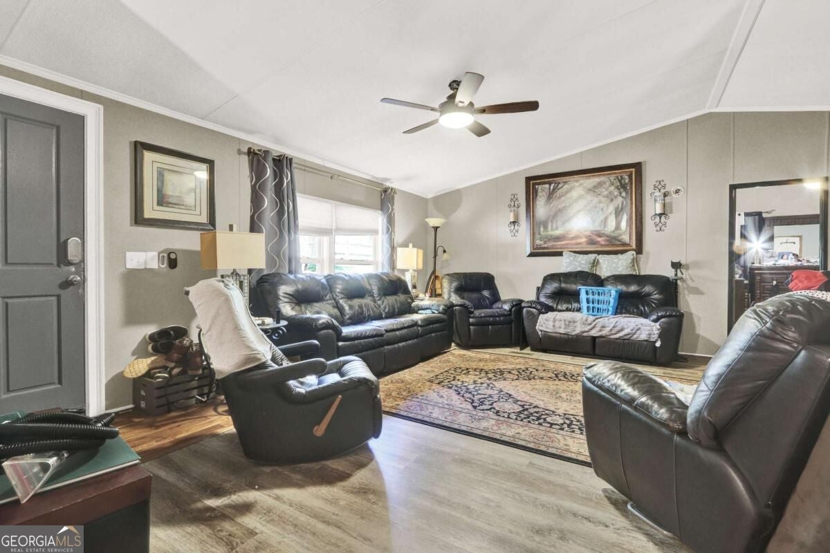 4233 Jim Hood RD