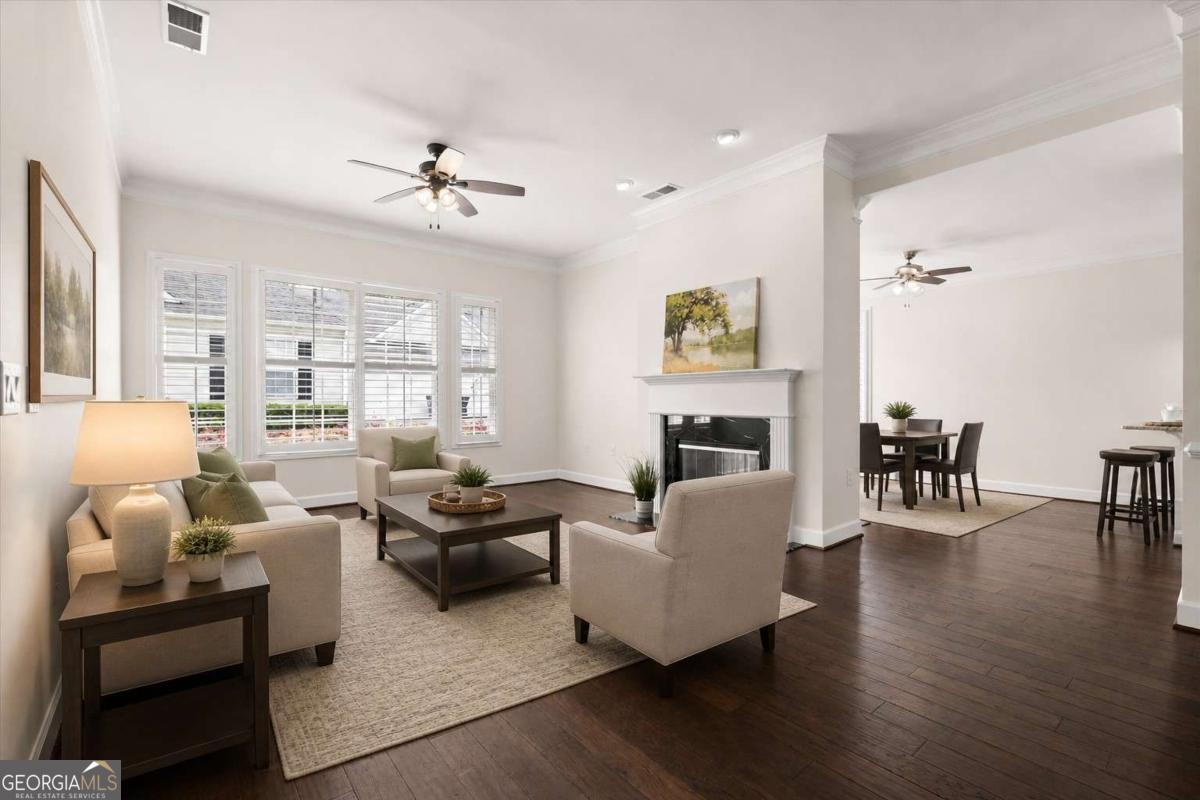 3028 Oakside CIR