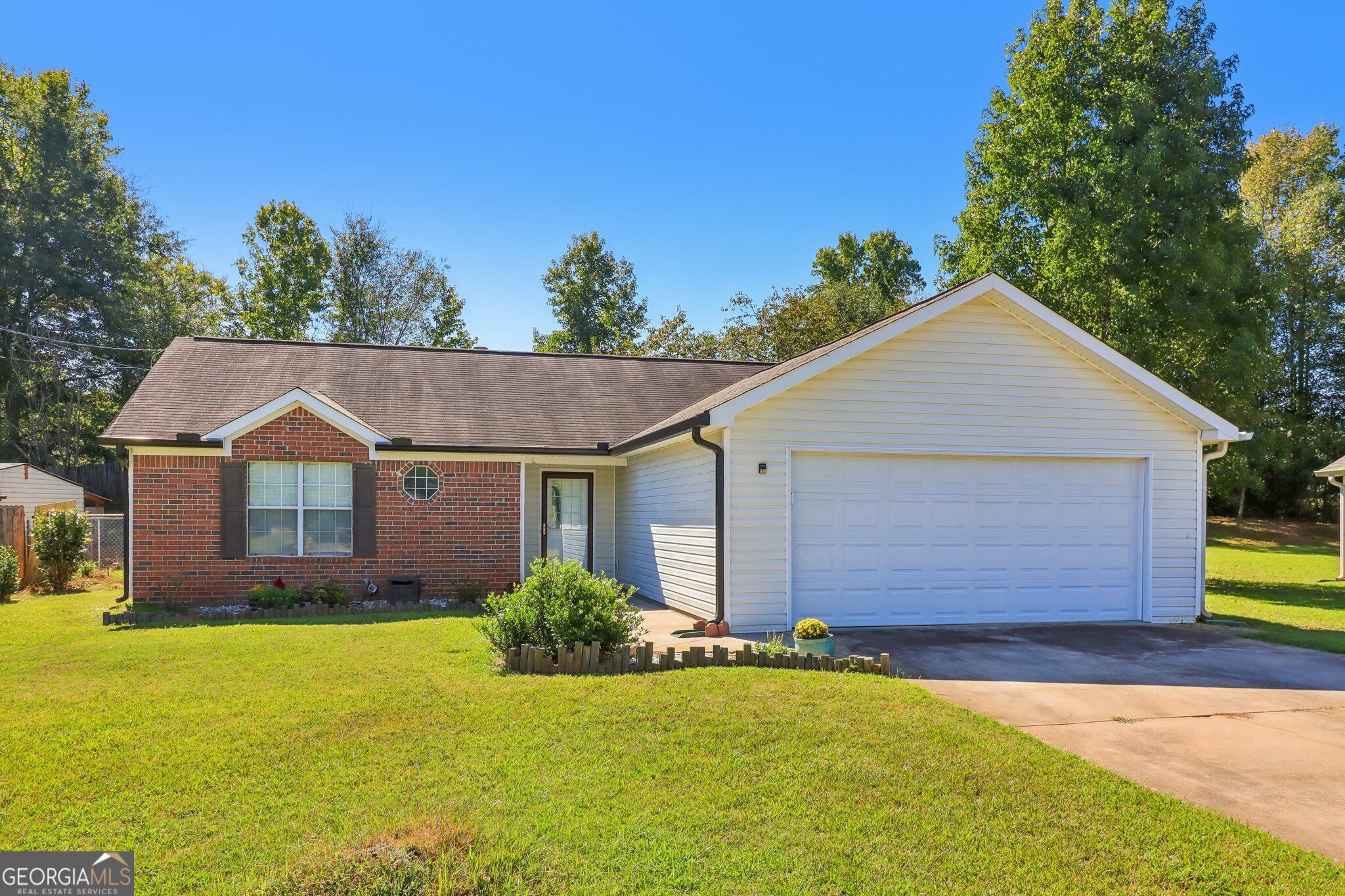 22 Canterbury DR