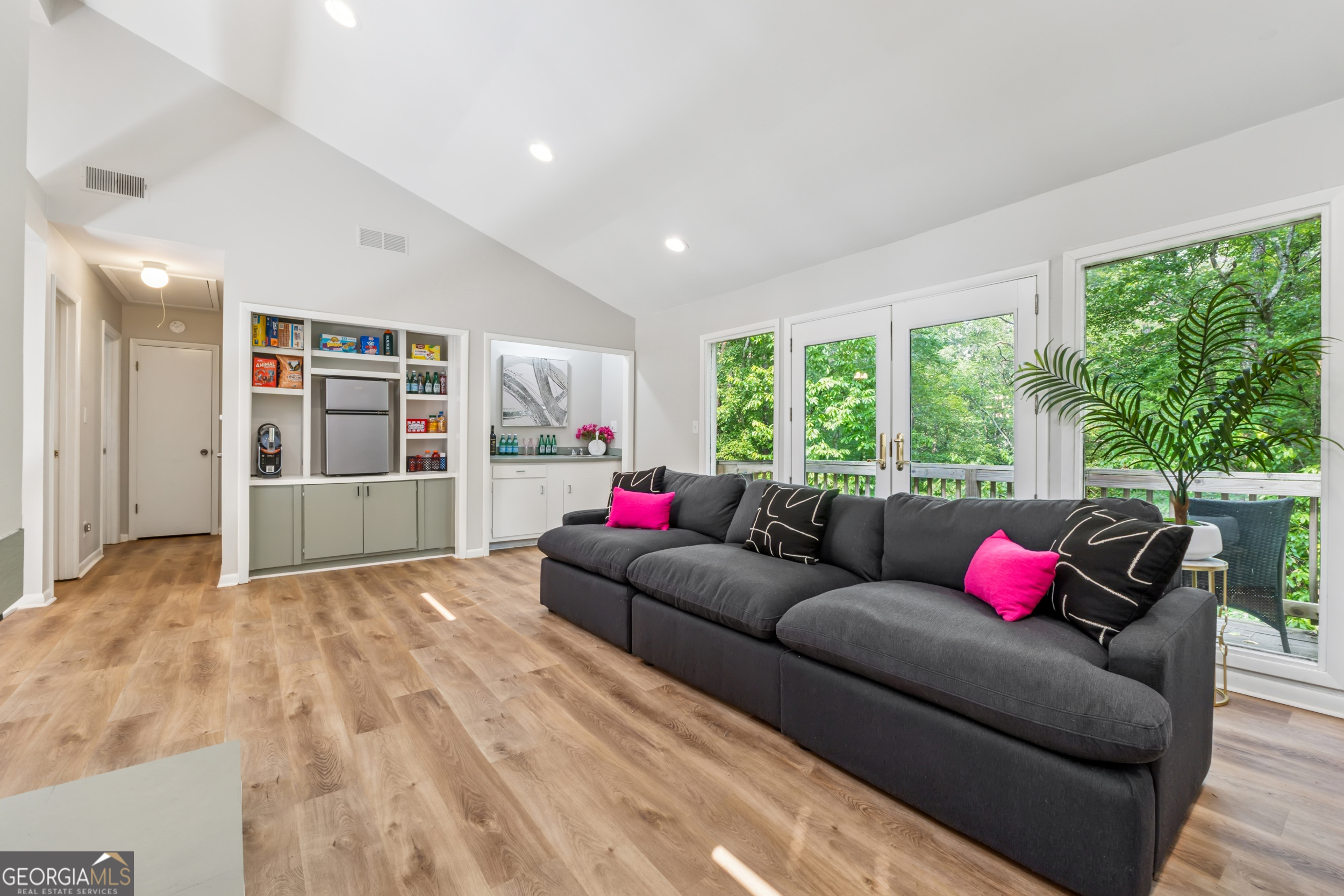 Willow Point - Residential