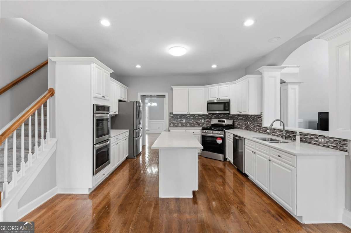 1382 Benbrooke LN NW