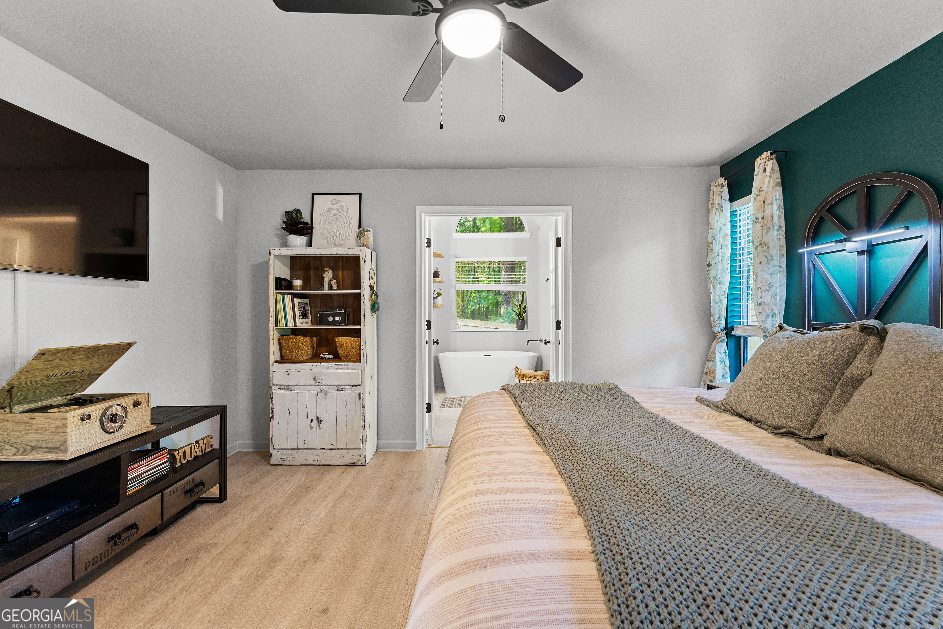 Sharpsburg, Georgia 30277, United States, 3 Bedrooms Bedrooms, ,3 BathroomsBathrooms,Residential,Active,135924