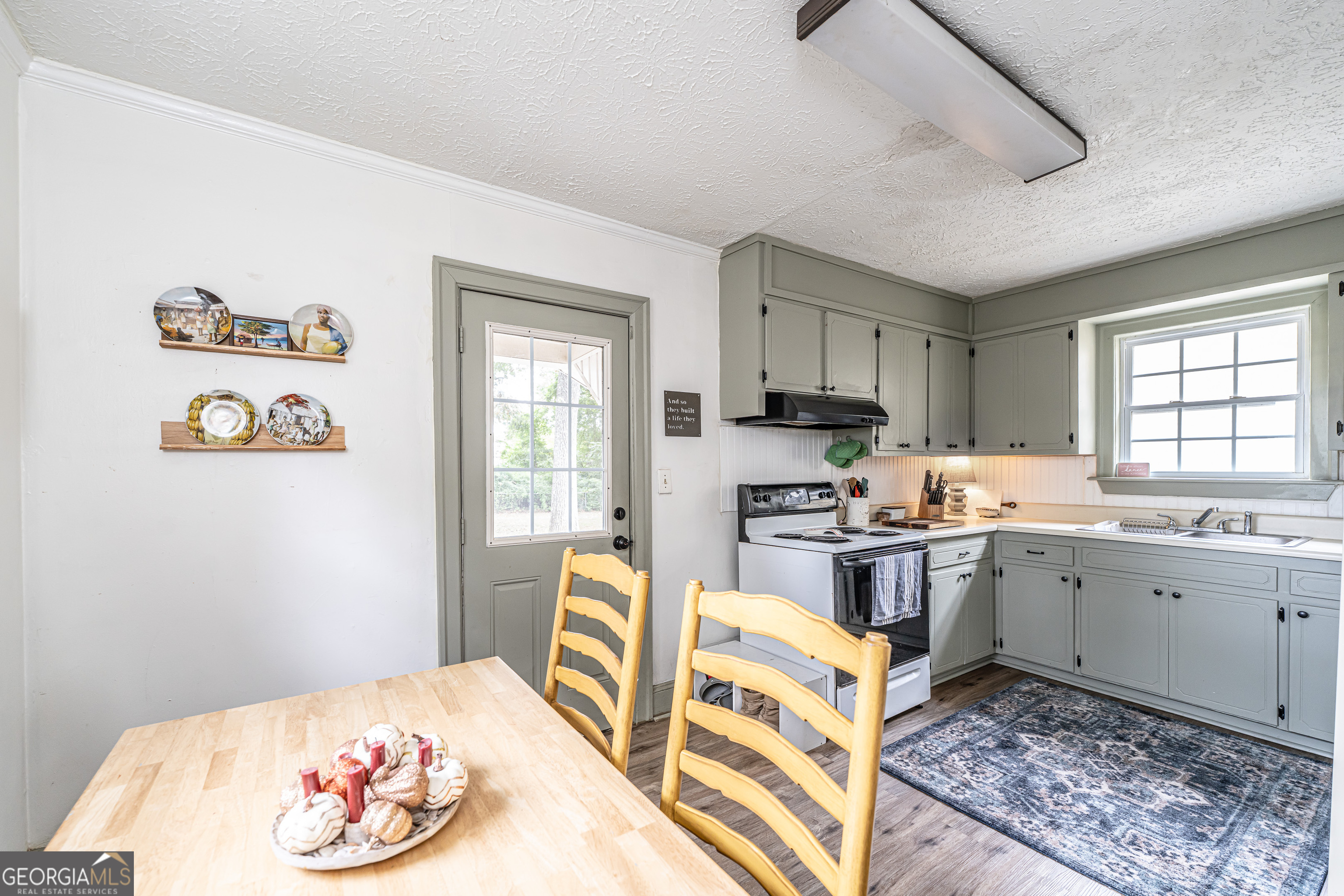 614 Briarwood CIR NW