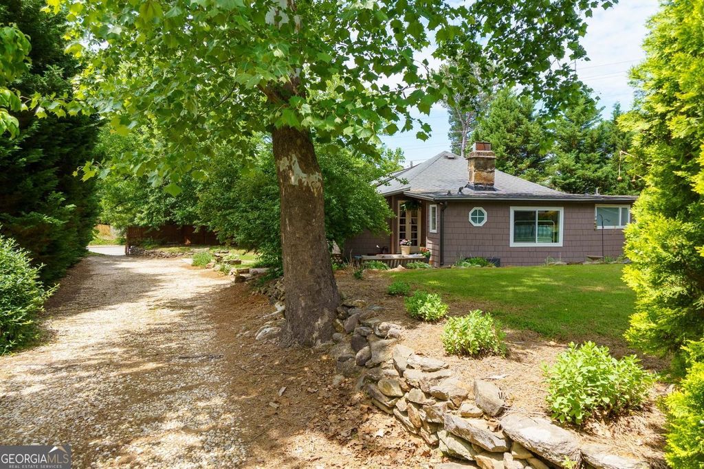Photo of 4010 Lower Roswell Road, Marietta, GA 30068 (MLS # 10761862)