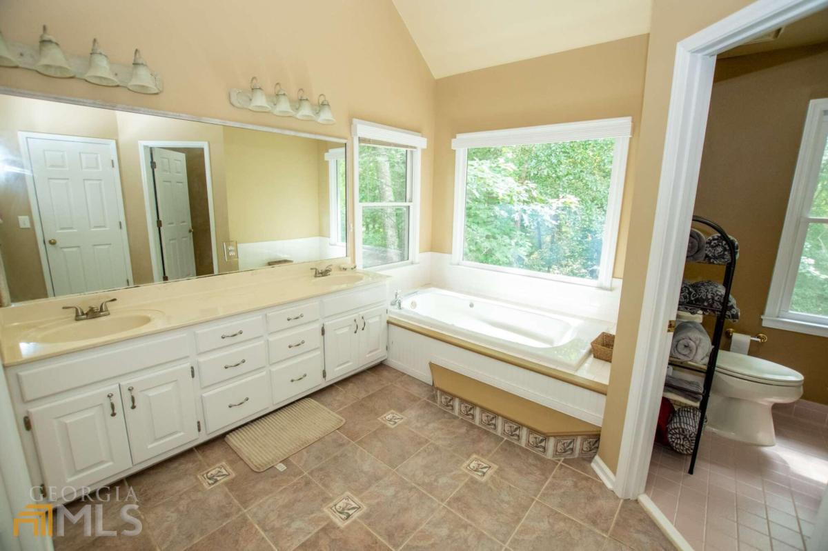 Coopers Pond - Residential