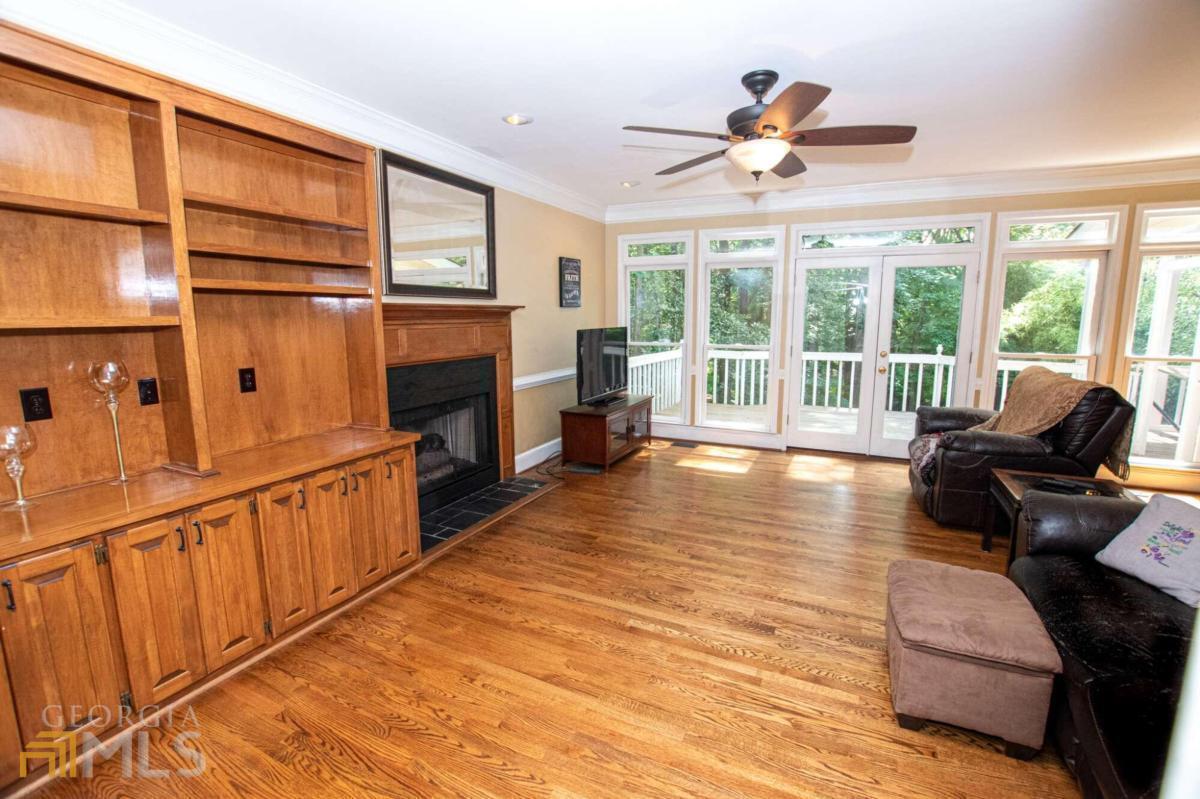 Coopers Pond - Residential