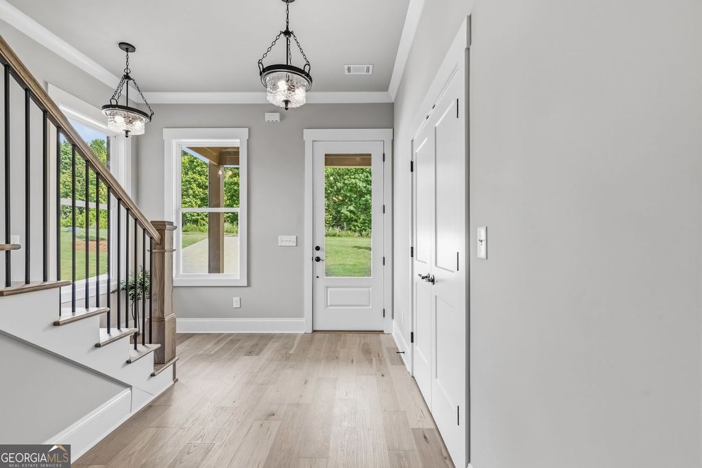Photo of 5424 Oak Manor Way, Murrayville, GA 30564 (MLS # 10807015)