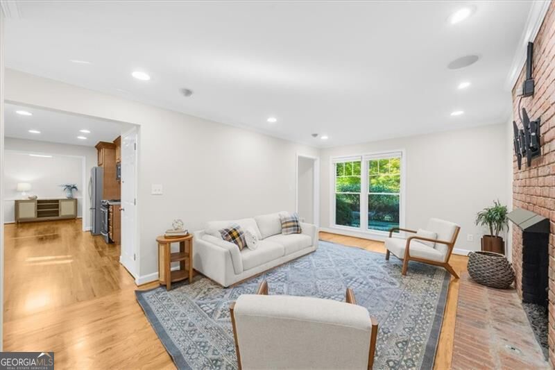 305 Wickerberry LN