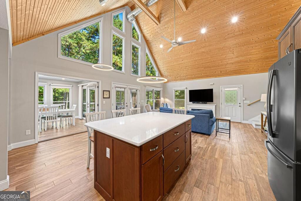 241 Grizzly Bear LN