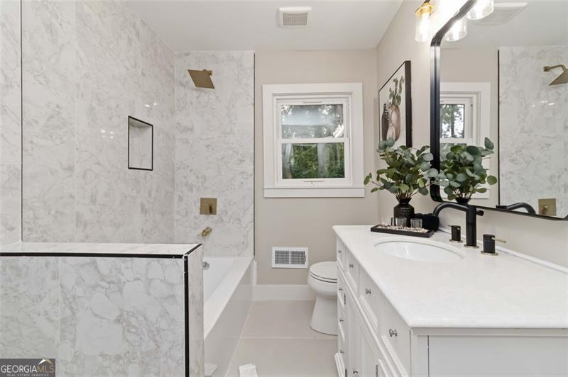 Oak Glade Manor - Residential