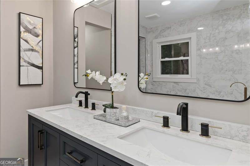 Oak Glade Manor - Residential