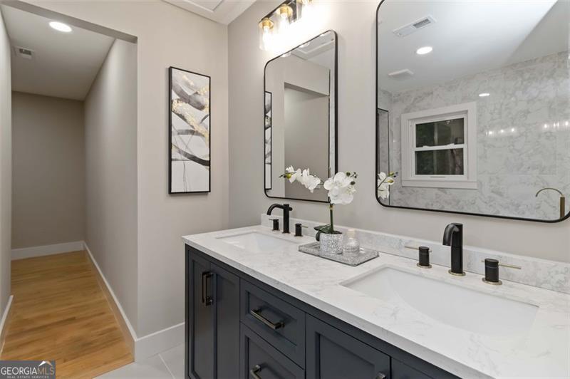 Oak Glade Manor - Residential