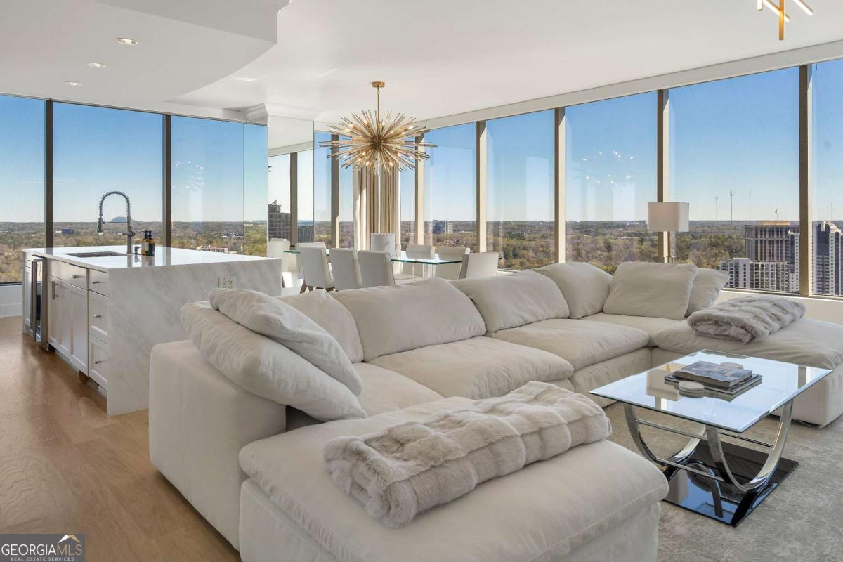 3630 Peachtree RD NE 2204