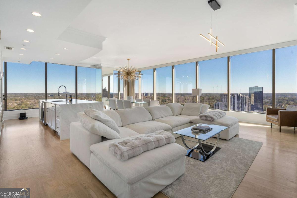 3630 Peachtree RD NE 2204