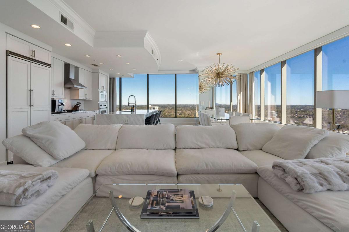 3630 Peachtree RD NE 2204