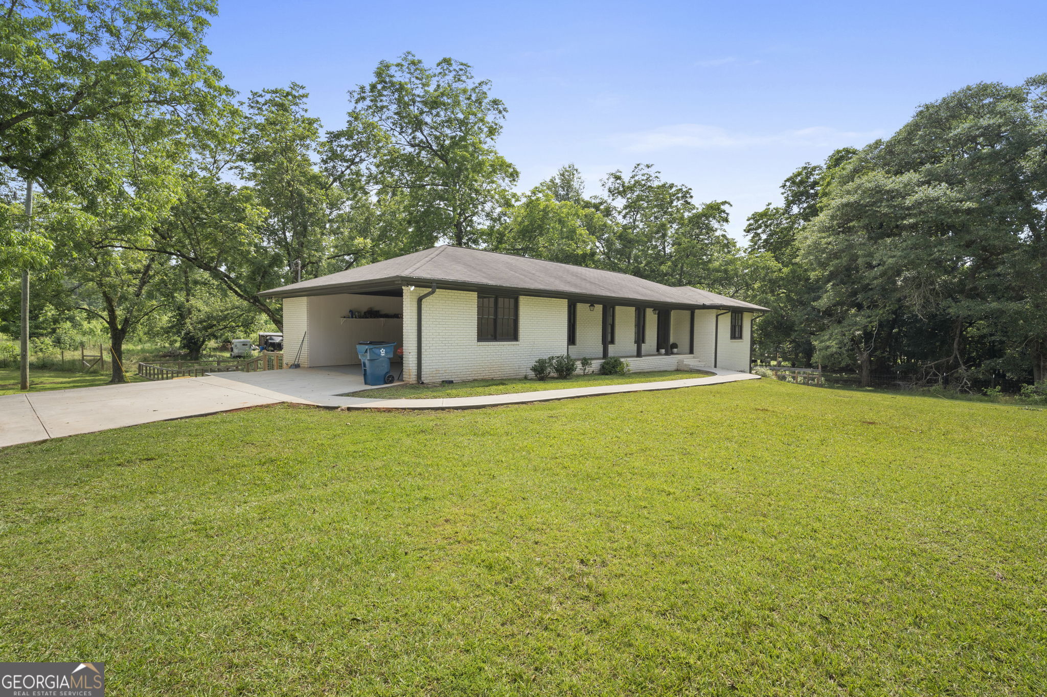 11206 Jefferson RD