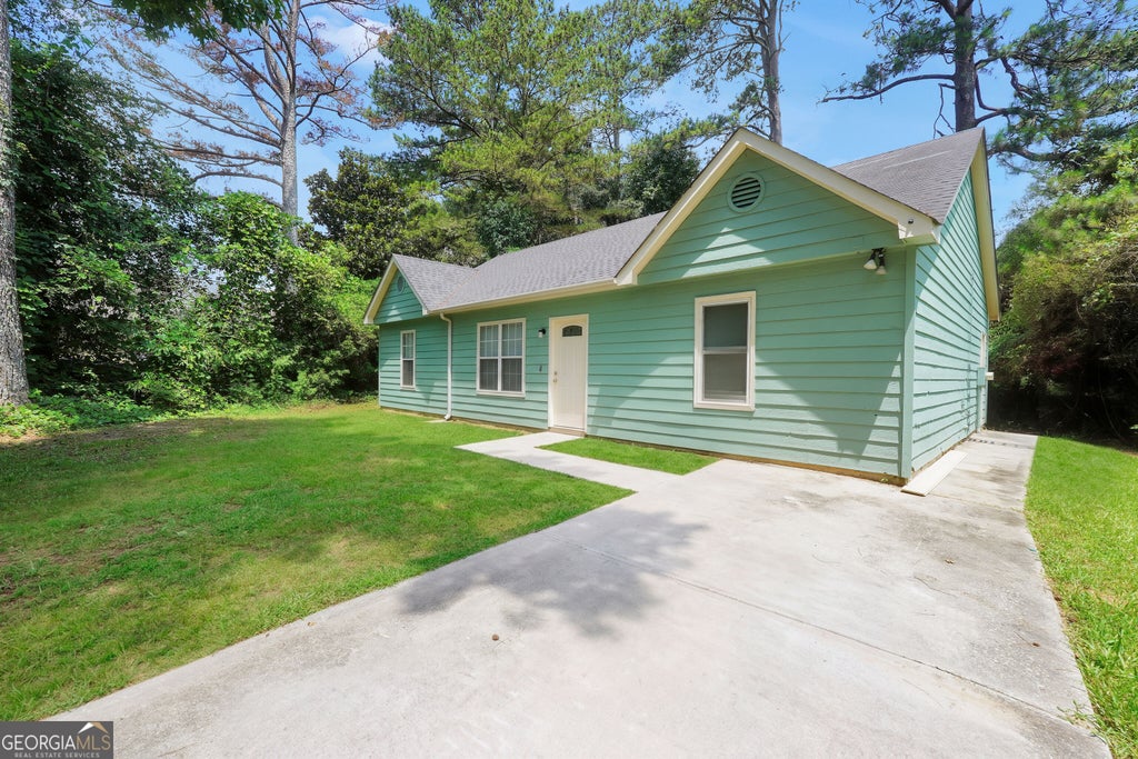Photo of 9202 Fairway Court, Riverdale, GA 30274 (MLS # 10822906)