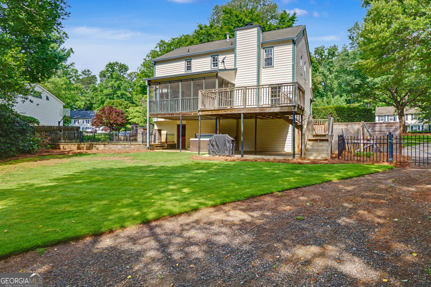 3444 Liberty LN