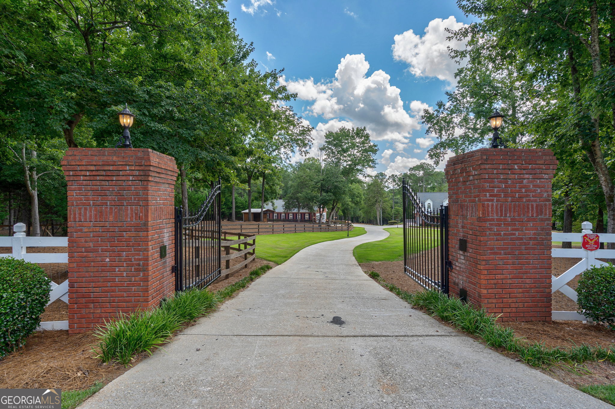 2391 Rabbit Farm CIR