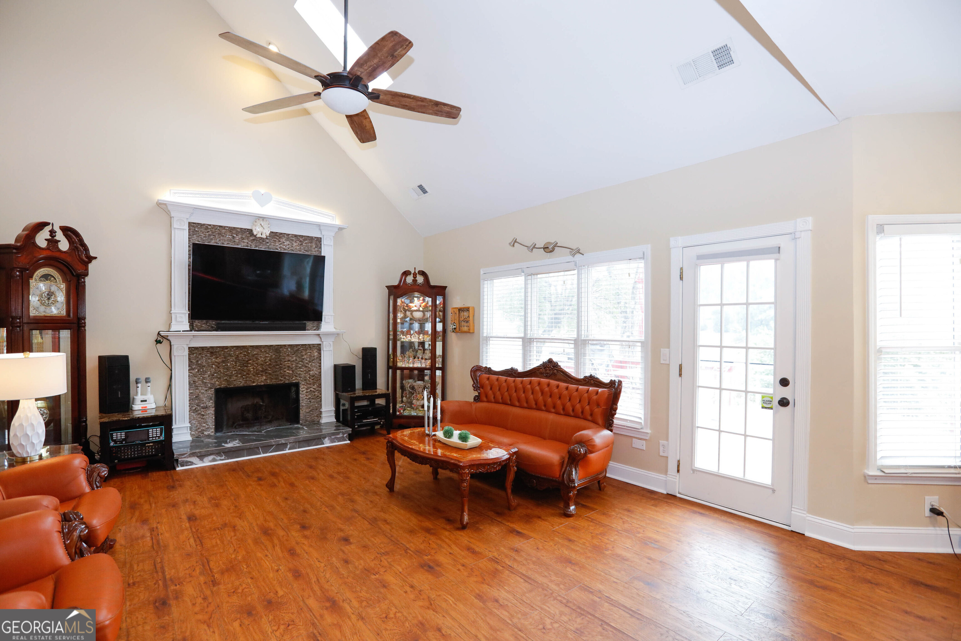 4000 Longlake DR