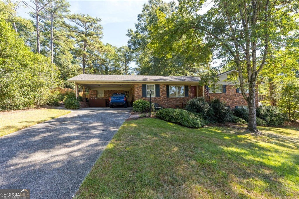 Photo of 1227 Newport Place, Macon, GA 31210 (MLS # 10855977)