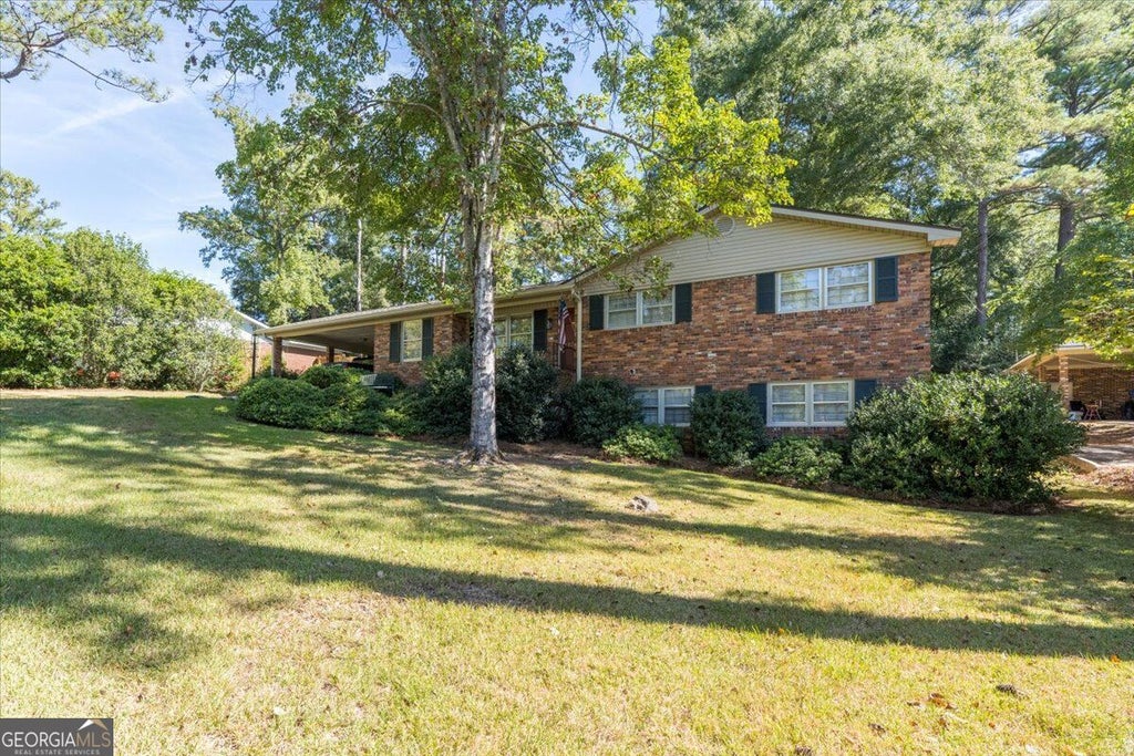 Photo of 1227 Newport Place, Macon, GA 31210 (MLS # 10855977)